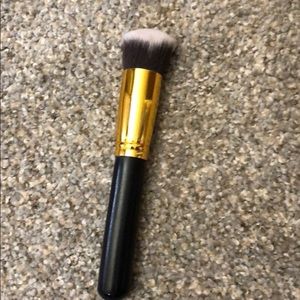 A foundation brush